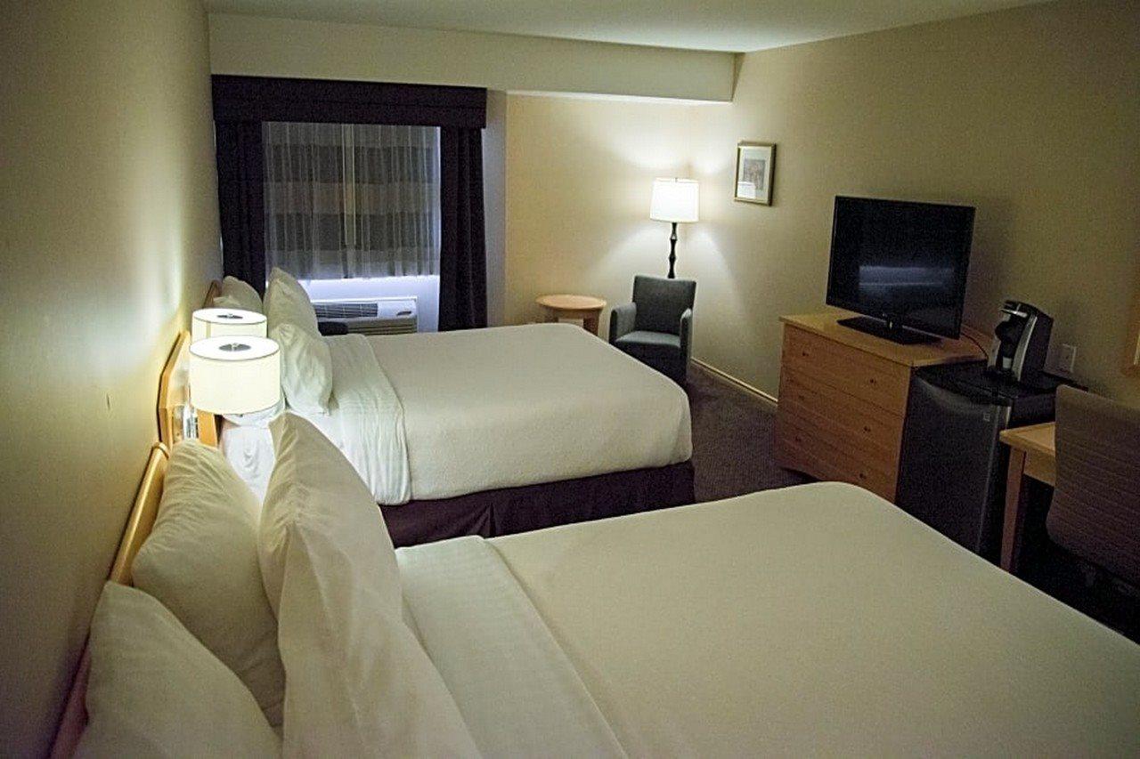 Doubletree By Hilton Вест-Келоуна Экстерьер фото