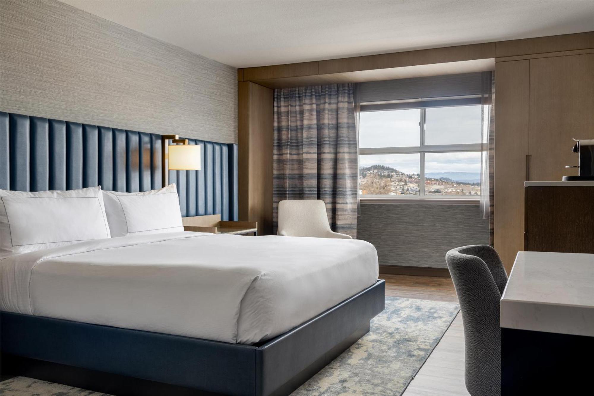 Doubletree By Hilton Вест-Келоуна Экстерьер фото
