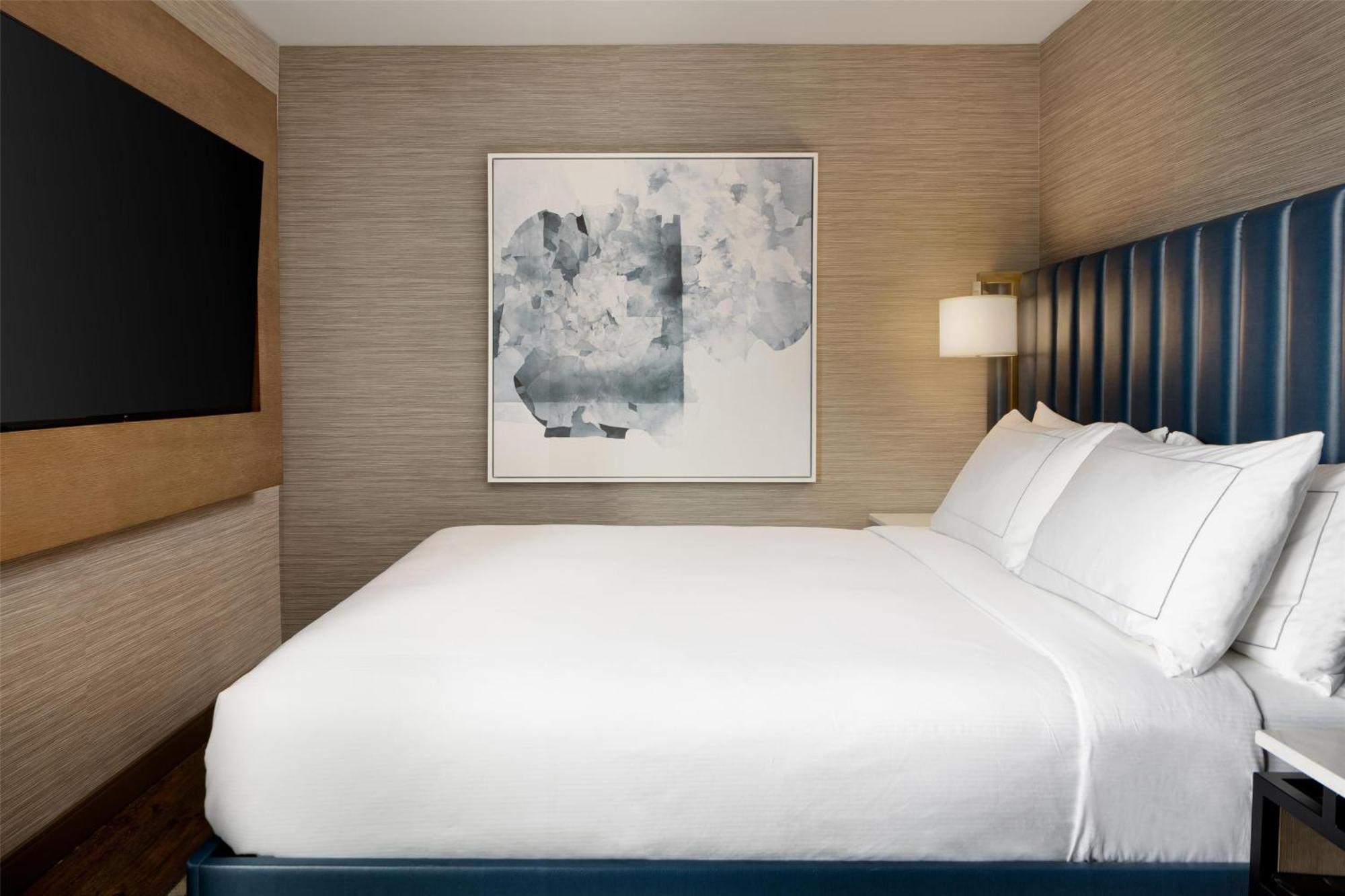 Doubletree By Hilton Вест-Келоуна Экстерьер фото