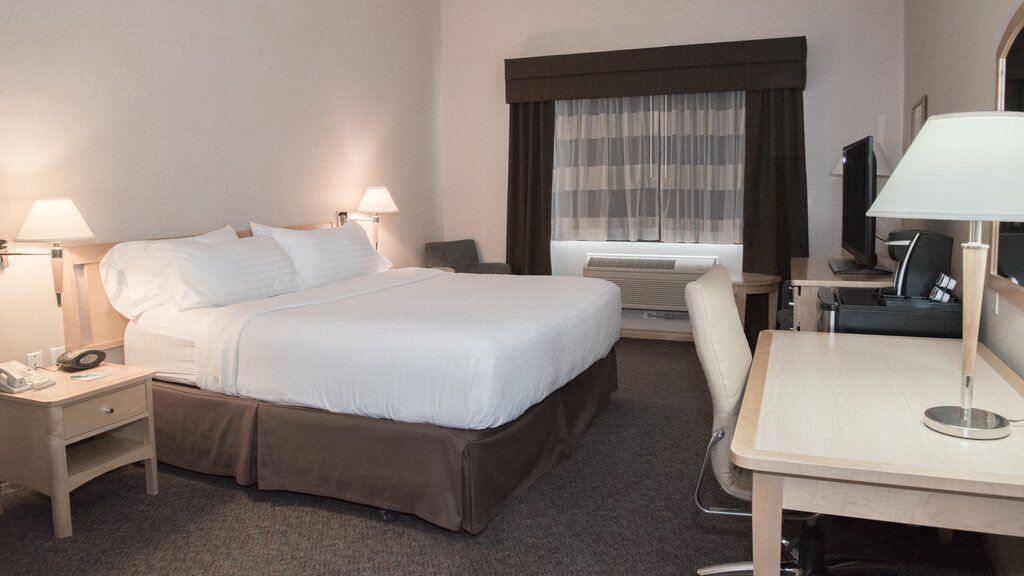 Doubletree By Hilton Вест-Келоуна Экстерьер фото